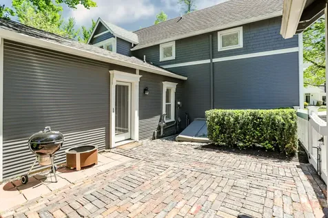 420 W Pine Street Zionsville IN 46077