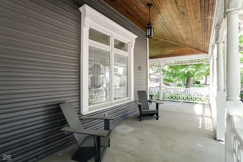 420 W Pine Street Zionsville IN 46077