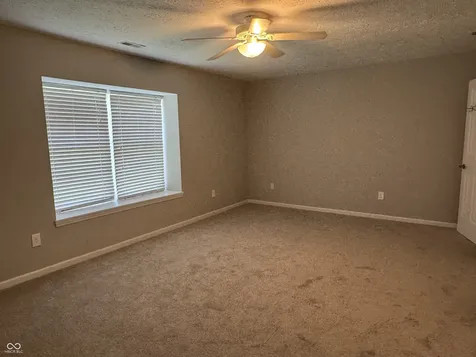 2102 Yosemite Drive Lebanon IN 46052
