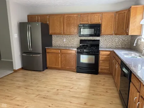 2102 Yosemite Drive Lebanon IN 46052