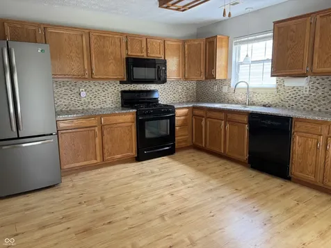 2102 Yosemite Drive Lebanon IN 46052