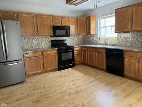 2102 Yosemite Drive Lebanon IN 46052