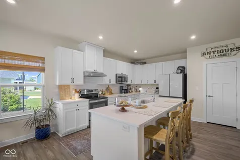 245 Bohicket Road Whiteland IN 46184