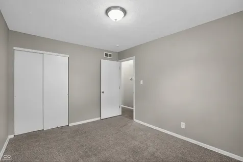 5434 Norcroft Drive Indianapolis IN 46221