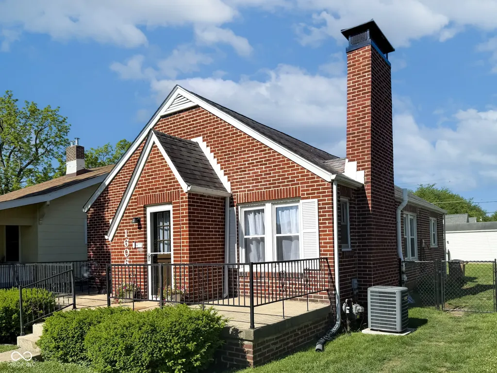 1606 California Street Columbus IN 47201