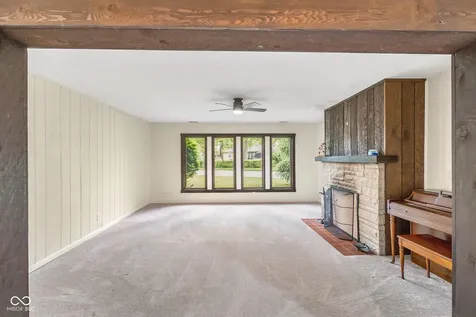 895 Raymond Street Plainfield IN 46168