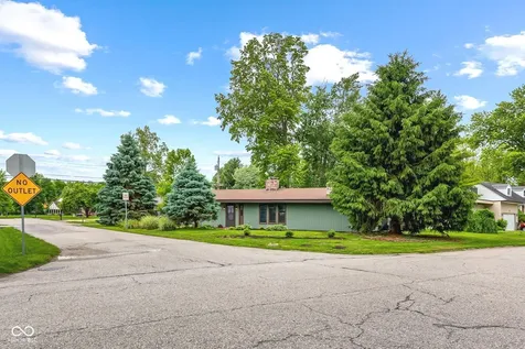 895 Raymond Street Plainfield IN 46168