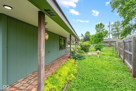 895 Raymond Street Plainfield IN 46168