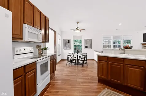9459 N Bayfield Drive Mccordsville IN 46055
