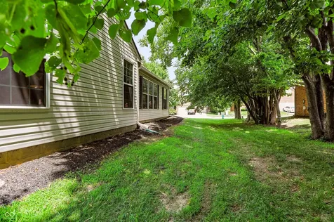 9459 N Bayfield Drive Mccordsville IN 46055