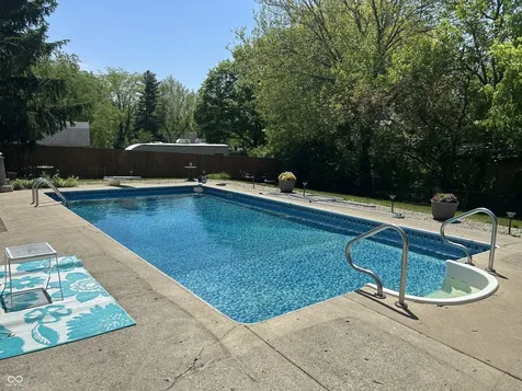 915 Edgehill Lane Anderson IN 46012