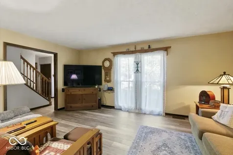 915 Edgehill Lane Anderson IN 46012