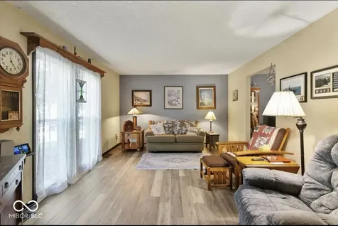 915 Edgehill Lane Anderson IN 46012