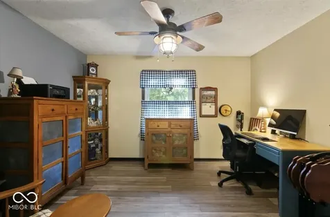 915 Edgehill Lane Anderson IN 46012