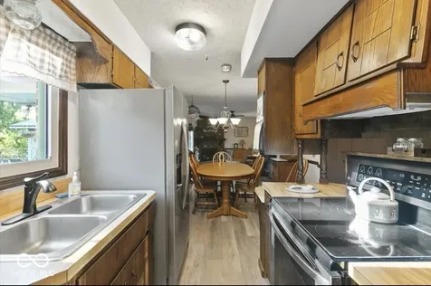 915 Edgehill Lane Anderson IN 46012
