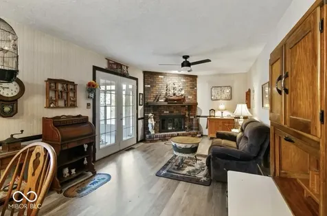 915 Edgehill Lane Anderson IN 46012