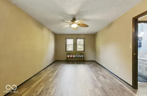 915 Edgehill Lane Anderson IN 46012