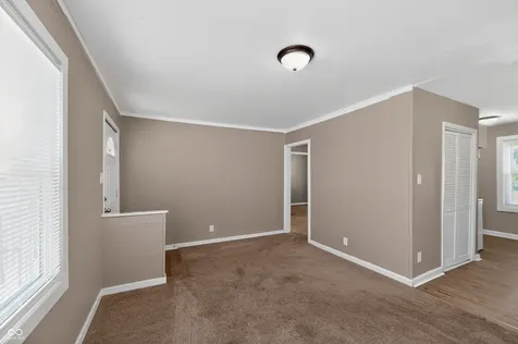 5936 E Shimer Avenue Indianapolis IN 46219