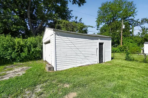 5936 E Shimer Avenue Indianapolis IN 46219