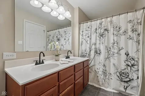 8266 Ethan Drive Fishers IN 46038