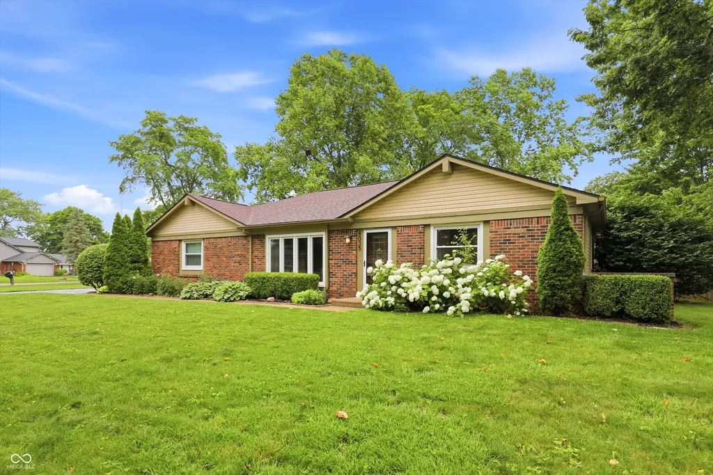 8035 Vineyard Drive Indianapolis IN 46260