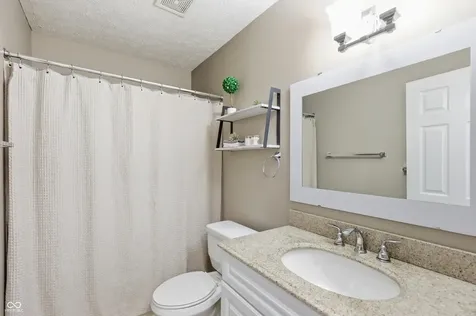 8035 Vineyard Drive Indianapolis IN 46260