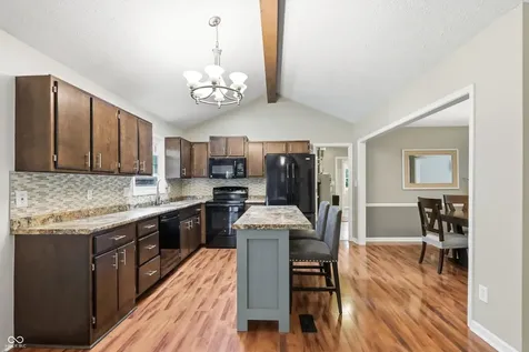 8035 Vineyard Drive Indianapolis IN 46260