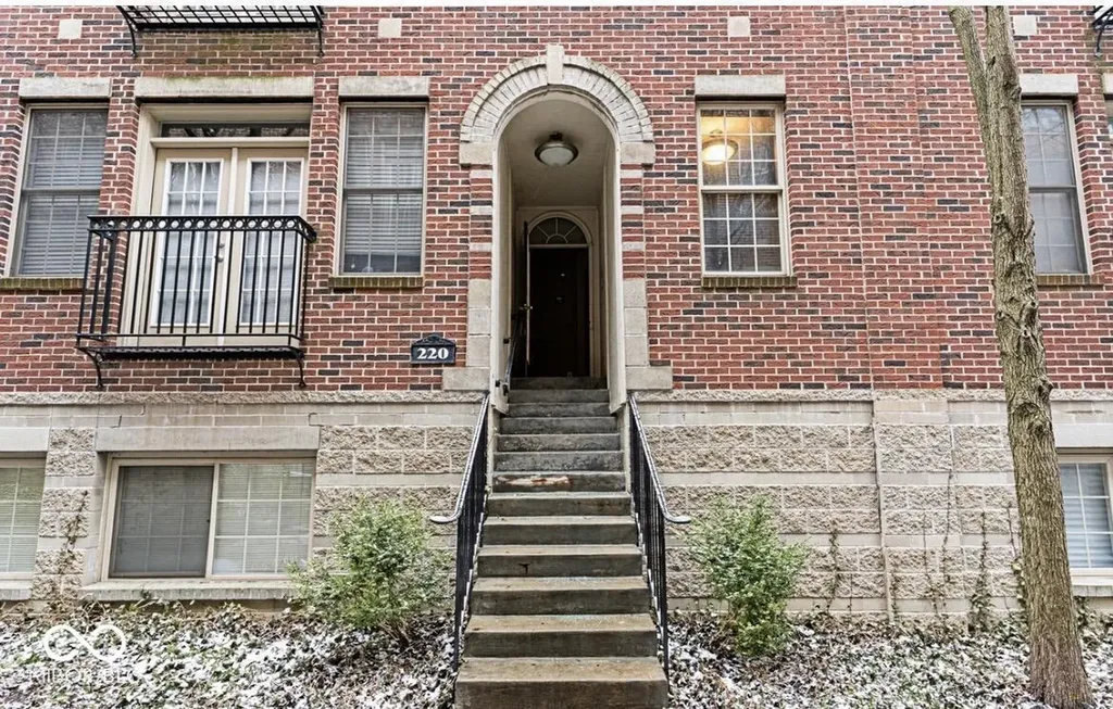 220 N Cleveland Street Indianapolis IN 46204