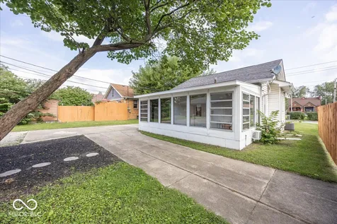 5325 E 10th Street Indianapolis IN 46219