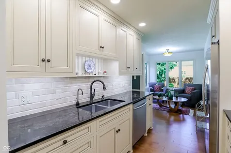 9543 Cedar Springs Drive Indianapolis IN 46260