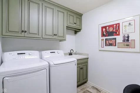 9543 Cedar Springs Drive Indianapolis IN 46260