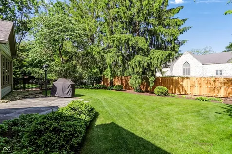 9543 Cedar Springs Drive Indianapolis IN 46260