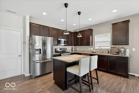 275 Longleaf Lane Greenfield IN 46140