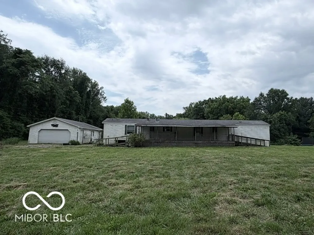 3334 W Harris Drive West Terre Haute IN 47885