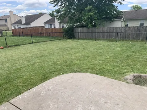1601 Creekside Drive Brownsburg IN 46112