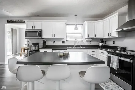 1043 Lichfield Lane Westfield IN 46074