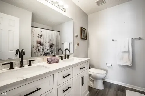 1043 Lichfield Lane Westfield IN 46074