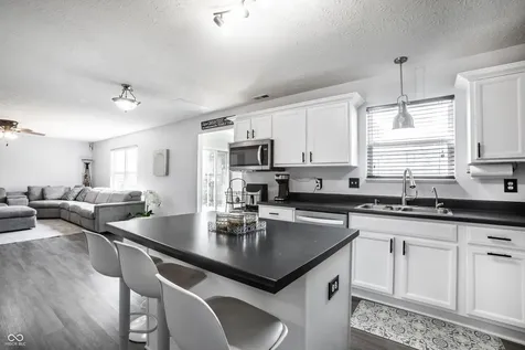1043 Lichfield Lane Westfield IN 46074