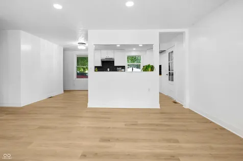 5961 N 200 W Columbus IN 47201