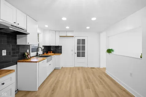 5961 N 200 W Columbus IN 47201