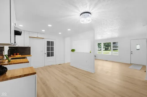 5961 N 200 W Columbus IN 47201