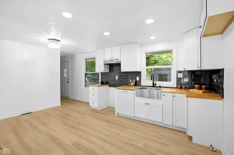 5961 N 200 W Columbus IN 47201