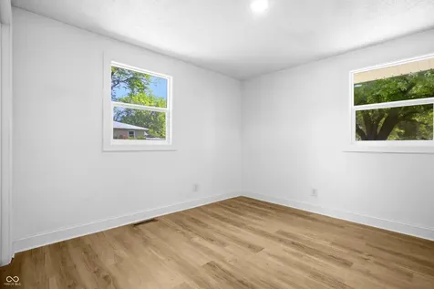 5961 N 200 W Columbus IN 47201