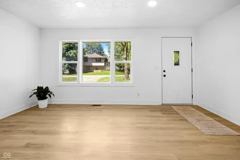 5961 N 200 W Columbus IN 47201