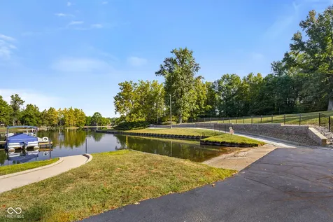 00 Carr Hill Road Columbus IN 47201