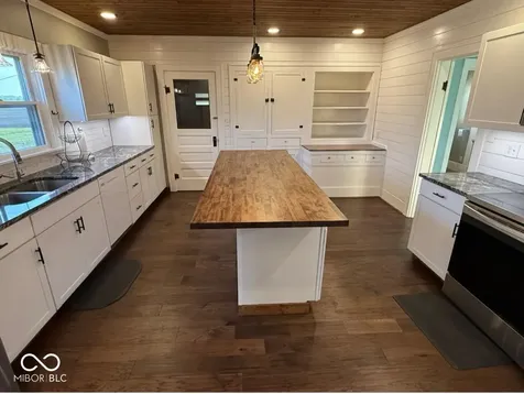 5682 S 800 W Tipton IN 46072