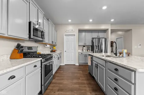942 Ram Drive Franklin IN 46131