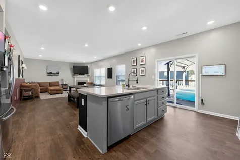 942 Ram Drive Franklin IN 46131