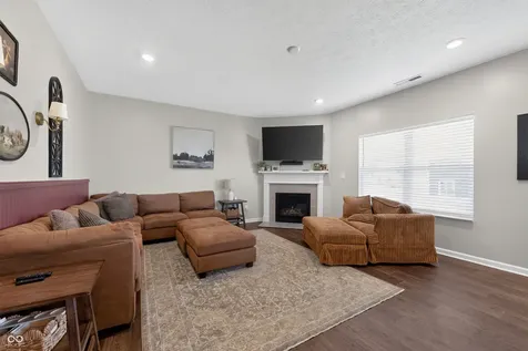 942 Ram Drive Franklin IN 46131