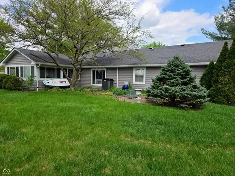 909 Cardinal Drive Zionsville IN 46077